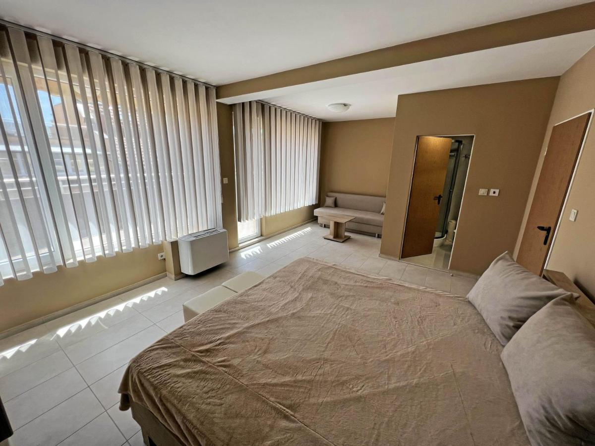 Valemar Apartments Pomorie Luaran gambar