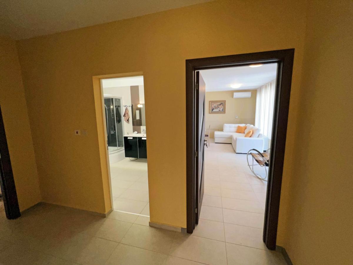 Valemar Apartments Pomorie Luaran gambar