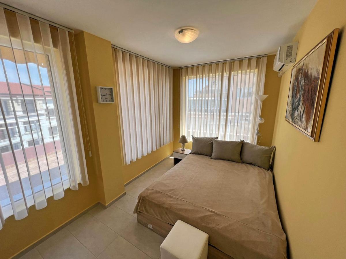 Valemar Apartments Pomorie Luaran gambar