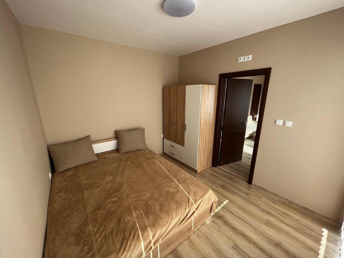 Valemar Apartments Pomorie Luaran gambar