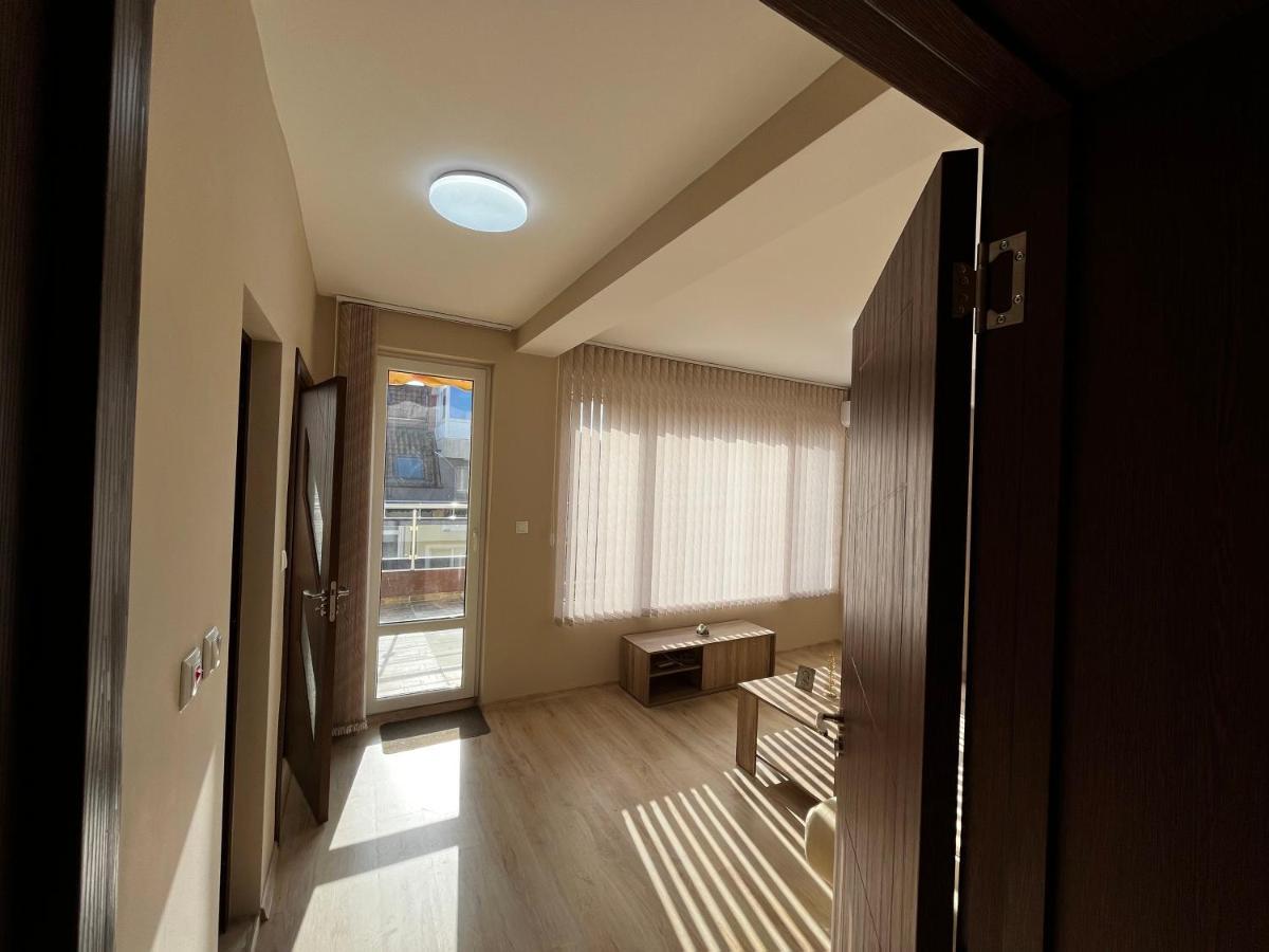 Valemar Apartments Pomorie Luaran gambar